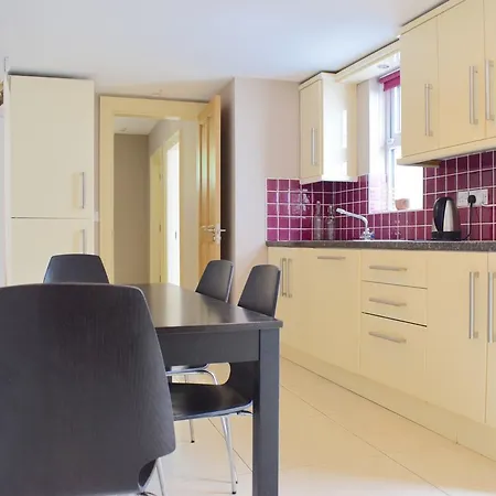 Apartment 5 Bedroom House On Grand Canal Dublin