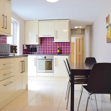 5 Bedroom House On Grand Canal *