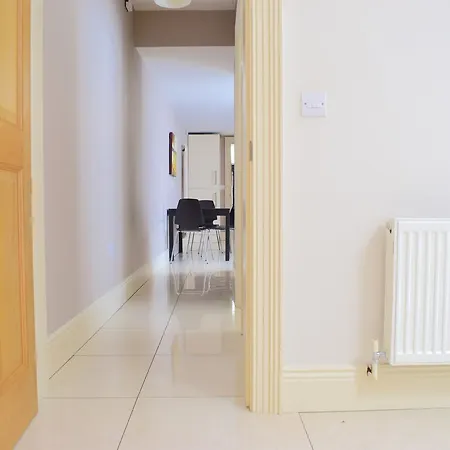 5 Bedroom House On Grand Canal Dublin